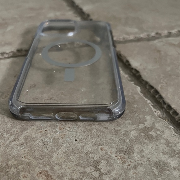 SYMMETRY CLEAR MAGSAFE iPhone case - Picture 4 of 9